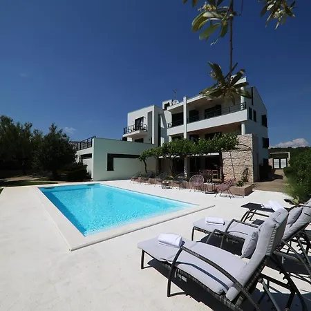 House With A Swimming Pool - Diklo, - 15336 扎达尔