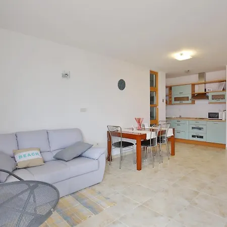 度假居 House With A Swimming Pool - Diklo, - 15336 扎达尔