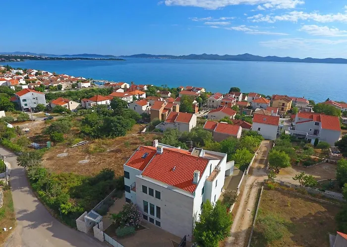 House With A Swimming Pool - Diklo, - 15336 זאדאר
