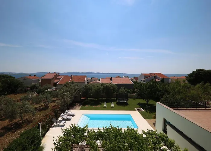 בית נופש House With A Swimming Pool - Diklo, - 15336